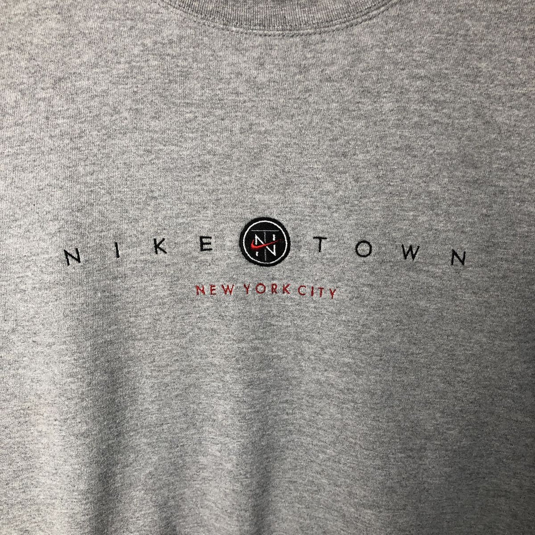 90'S Nike Town sweatshirt, Made in USA, Men's Size L, Vintage cotton gray type Vintage Second Hand