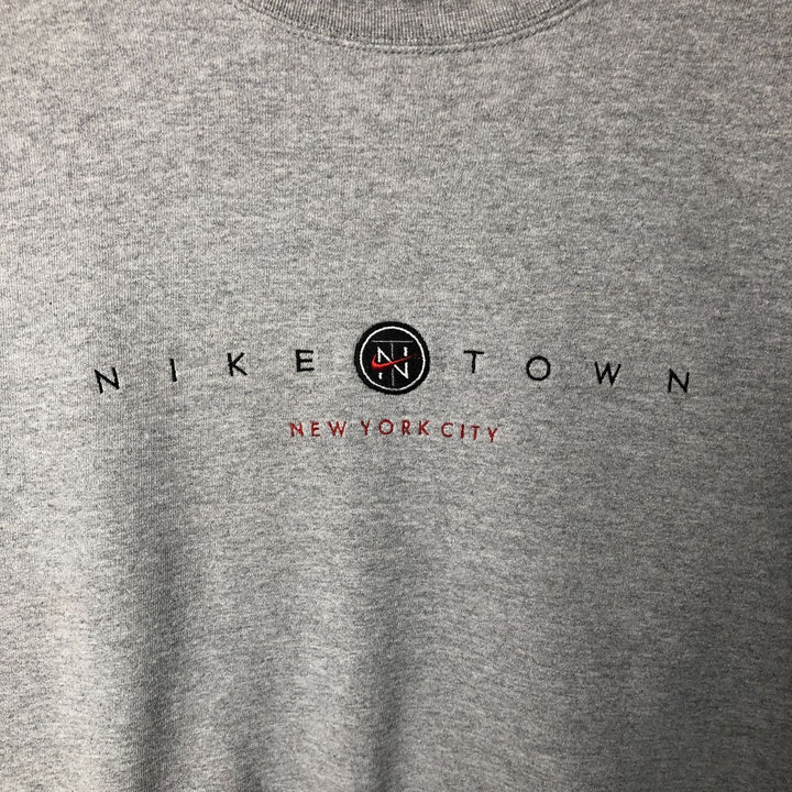 90'S Nike Town sweatshirt, Made in USA, Men's Size L, Vintage cotton gray type Vintage Second Hand