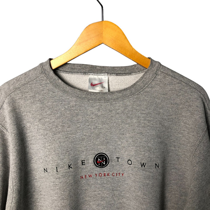 90'S Nike Town sweatshirt, Made in USA, Men's Size L, Vintage cotton gray type Vintage Second Hand