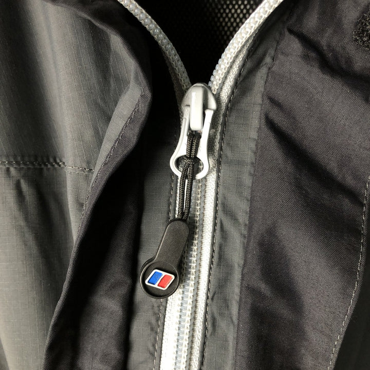 Berghaus AQ2 Mountain Parka Shell Jacket, Men's Size M Polyurethane Coated Nylon gray type Vintage Second Hand