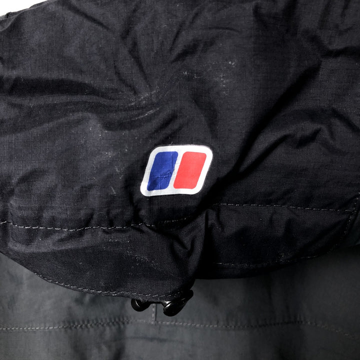Berghaus AQ2 Mountain Parka Shell Jacket, Men's Size M Polyurethane Coated Nylon gray type Vintage Second Hand
