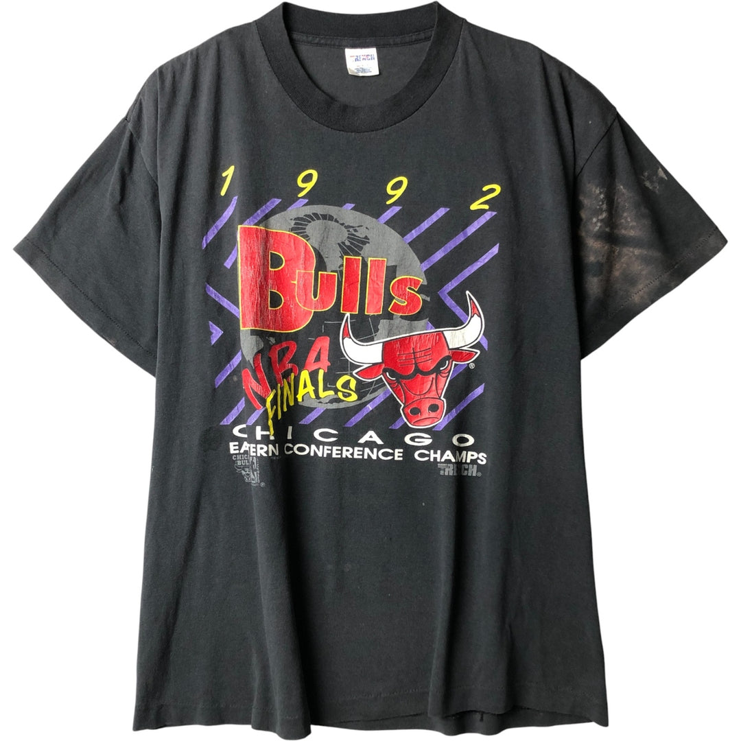 Vintage 90'S NBA Chicago Bulls Trench T-Shirt, Made in USA, Size XL, Men's cotton black type Vintage Second Hand