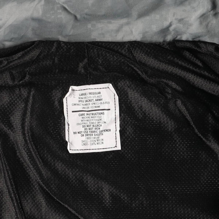 00'S USARMY IPFU Training Jacket ACU Digital Camo Nylon Jacket Made in USA LARGE Nylon gray type Vintage Second Hand