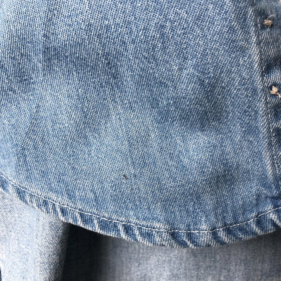 90'S LLBean Long Sleeve Button-Down Denim Shirt, Made in Canada, Men's Size Medium, Vintage cotton blue type Vintage Second Hand