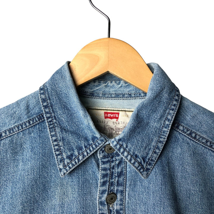 90'S Vintage Levi's Long Sleeve Denim Shirt, Men's Size Medium cotton Blue type light blue Vintage Second Hand