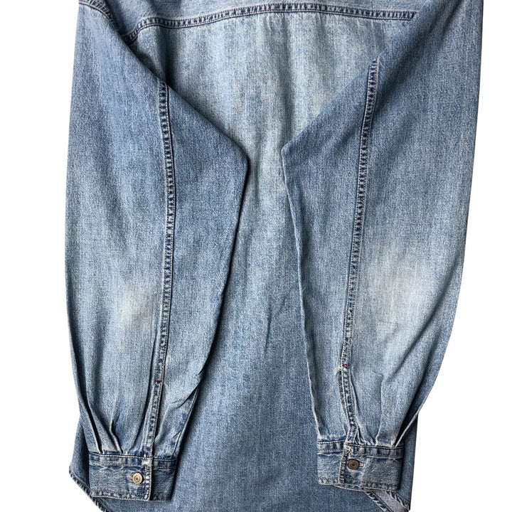 90'S Vintage Levi's Long Sleeve Denim Shirt, Men's Size Medium cotton Blue type light blue Vintage Second Hand