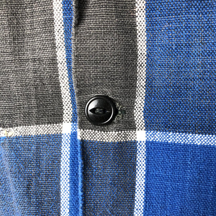 Check Pattern All-Over Print Long Sleeve Open Collar Box Shirt, Men's Size Medium, Vintage unclear blue type Vintage Second Hand