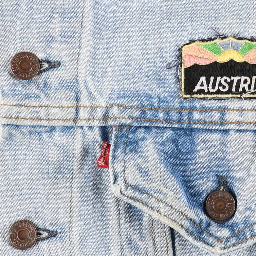90'S Vintage Levi's Denim Jacket, Made in USA, Men's Size Medium unclear Blue type light blue Vintage Second Hand