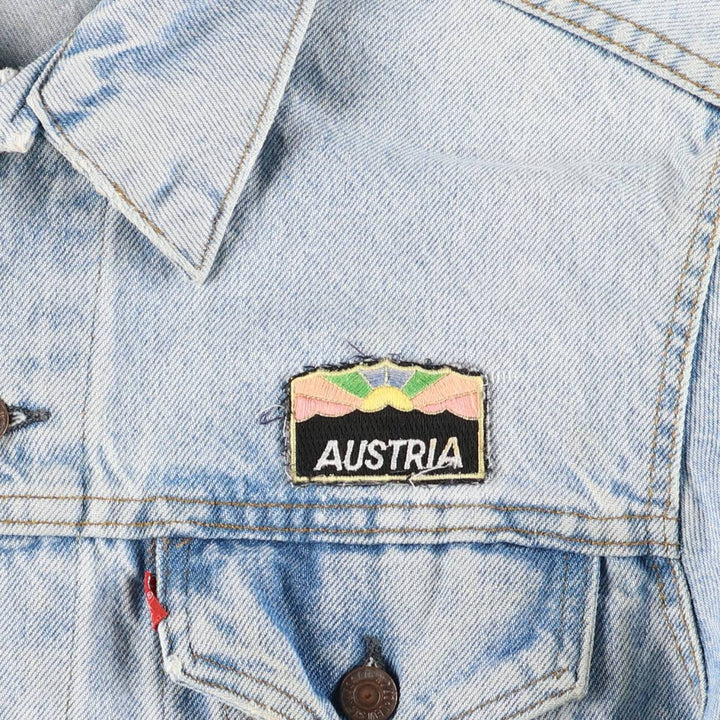 90'S Vintage Levi's Denim Jacket, Made in USA, Men's Size Medium unclear Blue type light blue Vintage Second Hand