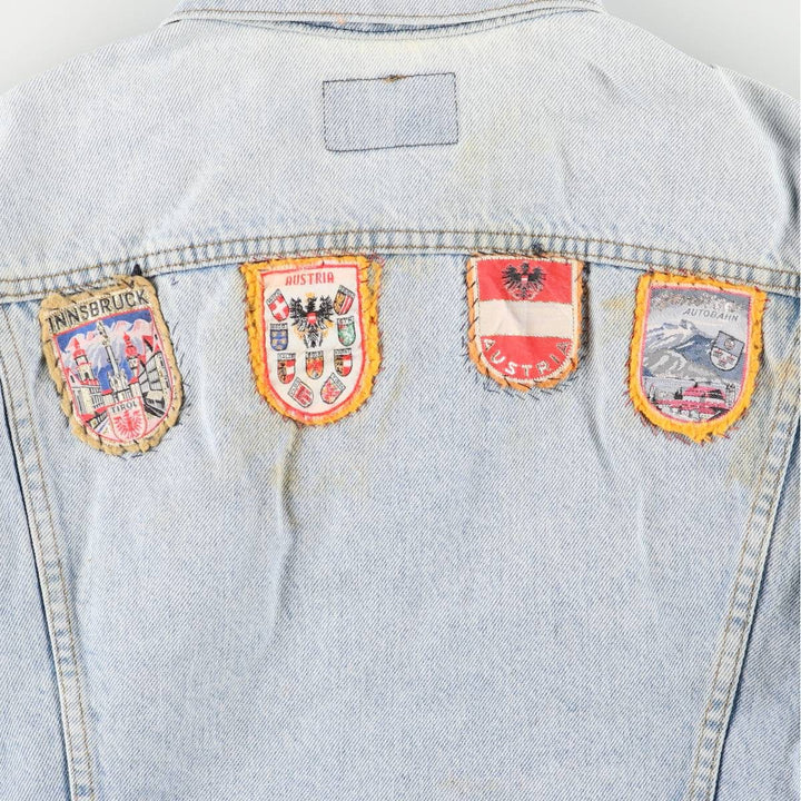 90'S Vintage Levi's Denim Jacket, Made in USA, Men's Size Medium unclear Blue type light blue Vintage Second Hand