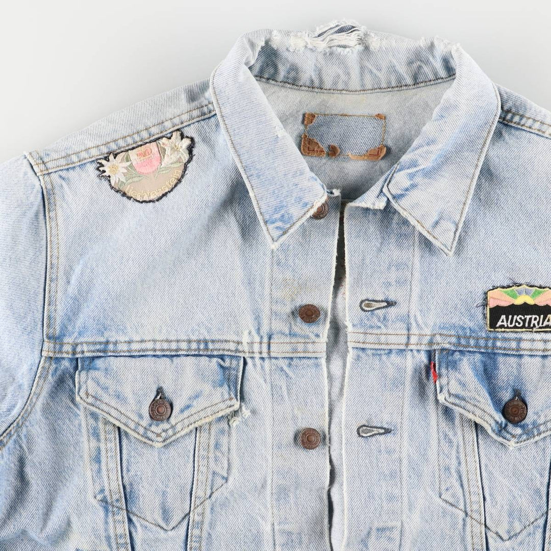 90'S Vintage Levi's Denim Jacket, Made in USA, Men's Size Medium unclear Blue type light blue Vintage Second Hand