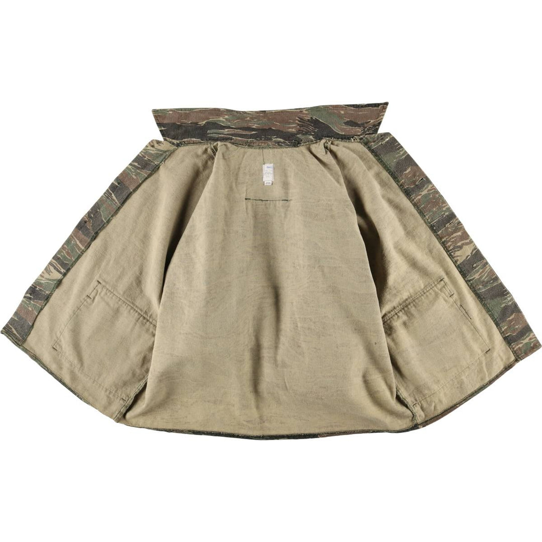 Vintage 1990'S THE CAMO CLAN Camouflage Pattern Tiger Stripe Camo Military Jacket, Made in USA, Men's Size XXL cotton Khaki type Vintage Second Hand