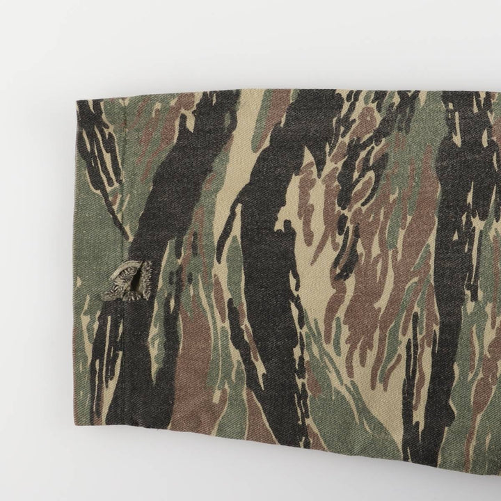 Vintage 1990'S THE CAMO CLAN Camouflage Pattern Tiger Stripe Camo Military Jacket, Made in USA, Men's Size XXL cotton Khaki type Vintage Second Hand