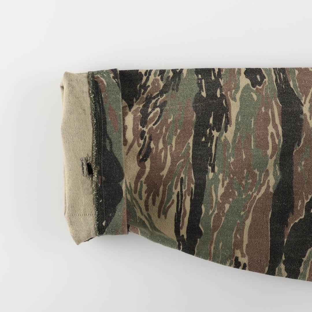 Vintage 1990'S THE CAMO CLAN Camouflage Pattern Tiger Stripe Camo Military Jacket, Made in USA, Men's Size XXL cotton Khaki type Vintage Second Hand