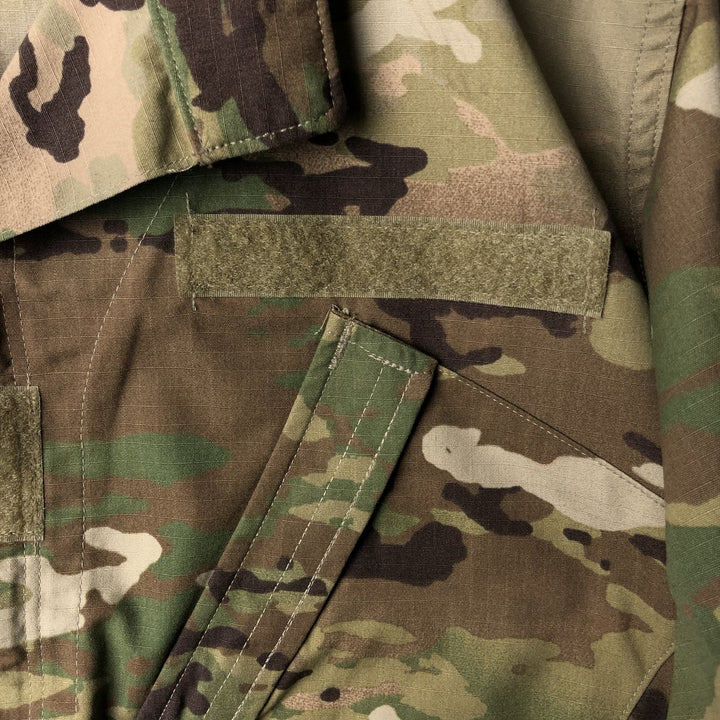 Authentic US military camouflage pattern Multicam camo open collar ripstop military combat jacket, made in USA, size MEDIUM-REGULAR Nylon Khaki type Vintage Second Hand