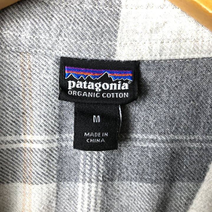 Patagonia Organic Cotton Check Pattern Long Sleeve Light Flannel Shirt (53235FA17), Women's Size Medium Organic cotton gray type Vintage Second Hand