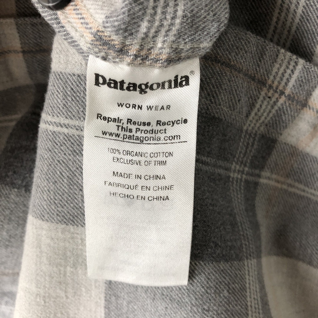 Patagonia Organic Cotton Check Pattern Long Sleeve Light Flannel Shirt (53235FA17), Women's Size Medium Organic cotton gray type Vintage Second Hand