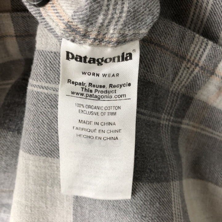 Patagonia Organic Cotton Check Pattern Long Sleeve Light Flannel Shirt (53235FA17), Women's Size Medium Organic cotton gray type Vintage Second Hand