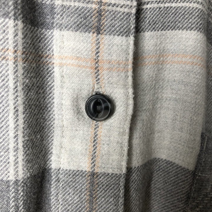 Patagonia Organic Cotton Check Pattern Long Sleeve Light Flannel Shirt (53235FA17), Women's Size Medium Organic cotton gray type Vintage Second Hand