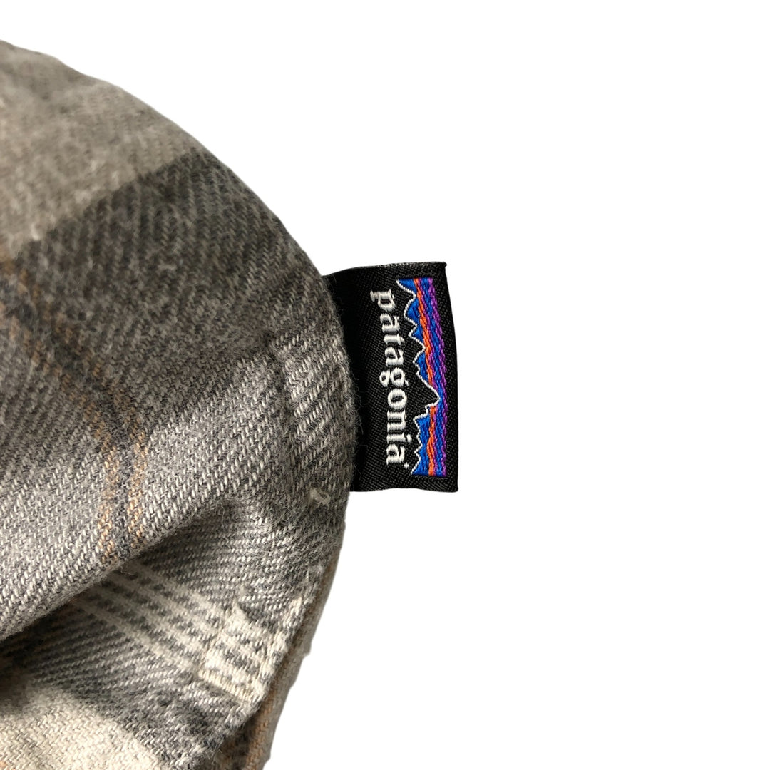 Patagonia Organic Cotton Check Pattern Long Sleeve Light Flannel Shirt (53235FA17), Women's Size Medium Organic cotton gray type Vintage Second Hand