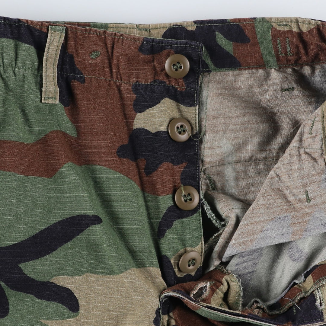 Authentic 2000'S US military camouflage woodland camo ripstop military cargo and combat pants, men's size W30. cotton Khaki type Vintage Second Hand