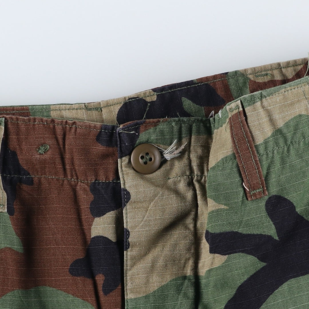 Authentic 2000'S US military camouflage woodland camo ripstop military cargo and combat pants, men's size W30. cotton Khaki type Vintage Second Hand