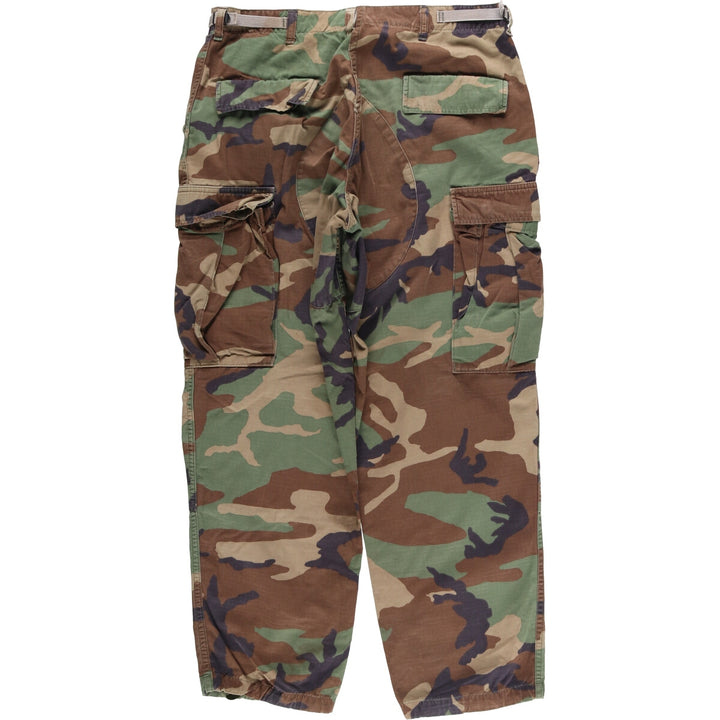 1990'S US Military Camouflage Woodland Camo Ripstop Military Cargo Pants, Combat Pants, Made in USA, Men's Size Medium Nylon Khaki type Vintage Second Hand