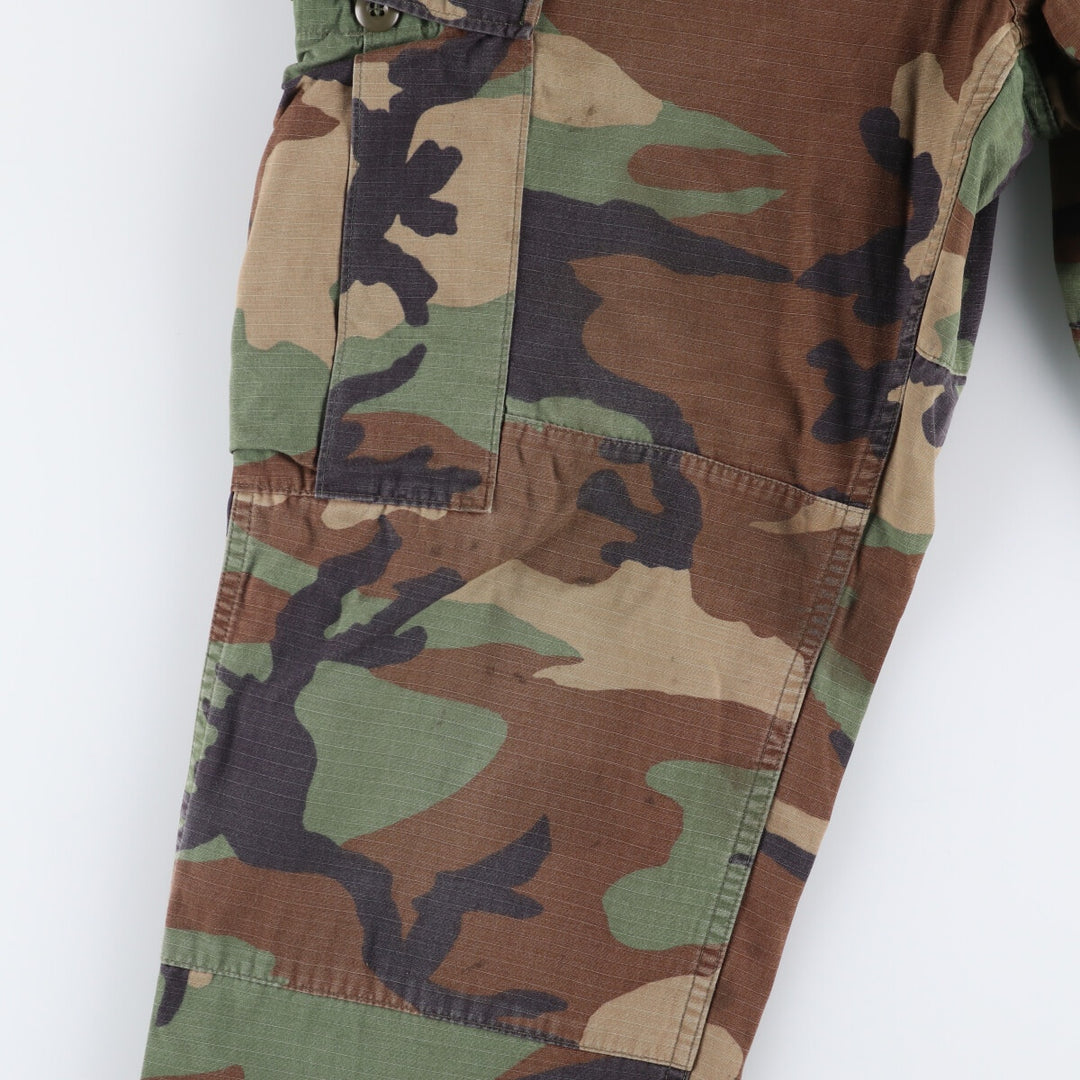 1990'S US Military Camouflage Woodland Camo Ripstop Military Cargo Pants, Combat Pants, Made in USA, Men's Size Medium Nylon Khaki type Vintage Second Hand