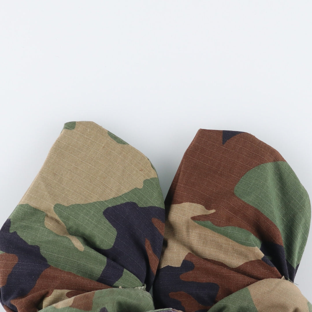 1990'S US Military Camouflage Woodland Camo Ripstop Military Cargo Pants, Combat Pants, Made in USA, Men's Size Medium Nylon Khaki type Vintage Second Hand