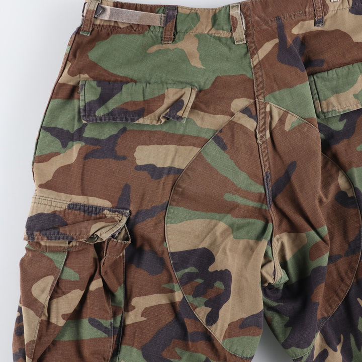 1990'S US Military Camouflage Woodland Camo Ripstop Military Cargo Pants, Combat Pants, Made in USA, Men's Size Medium Nylon Khaki type Vintage Second Hand
