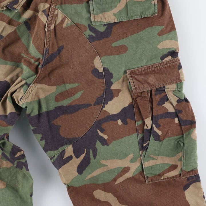 1990'S US Military Camouflage Woodland Camo Ripstop Military Cargo Pants, Combat Pants, Made in USA, Men's Size Medium Nylon Khaki type Vintage Second Hand