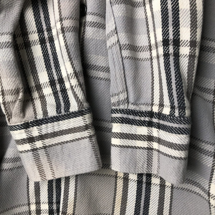NAKED and FAMOUS Tartan Check Long Sleeve Button-Down Flannel Check Shirt, Made in Canada, Women's Size Medium cotton gray type Vintage Second Hand