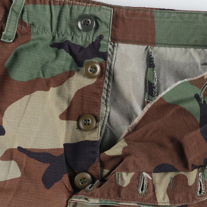 Authentic 2000'S US military camouflage woodland camo ripstop military cargo and combat pants, made in the USA, men's size small cotton Khaki type Vintage Second Hand