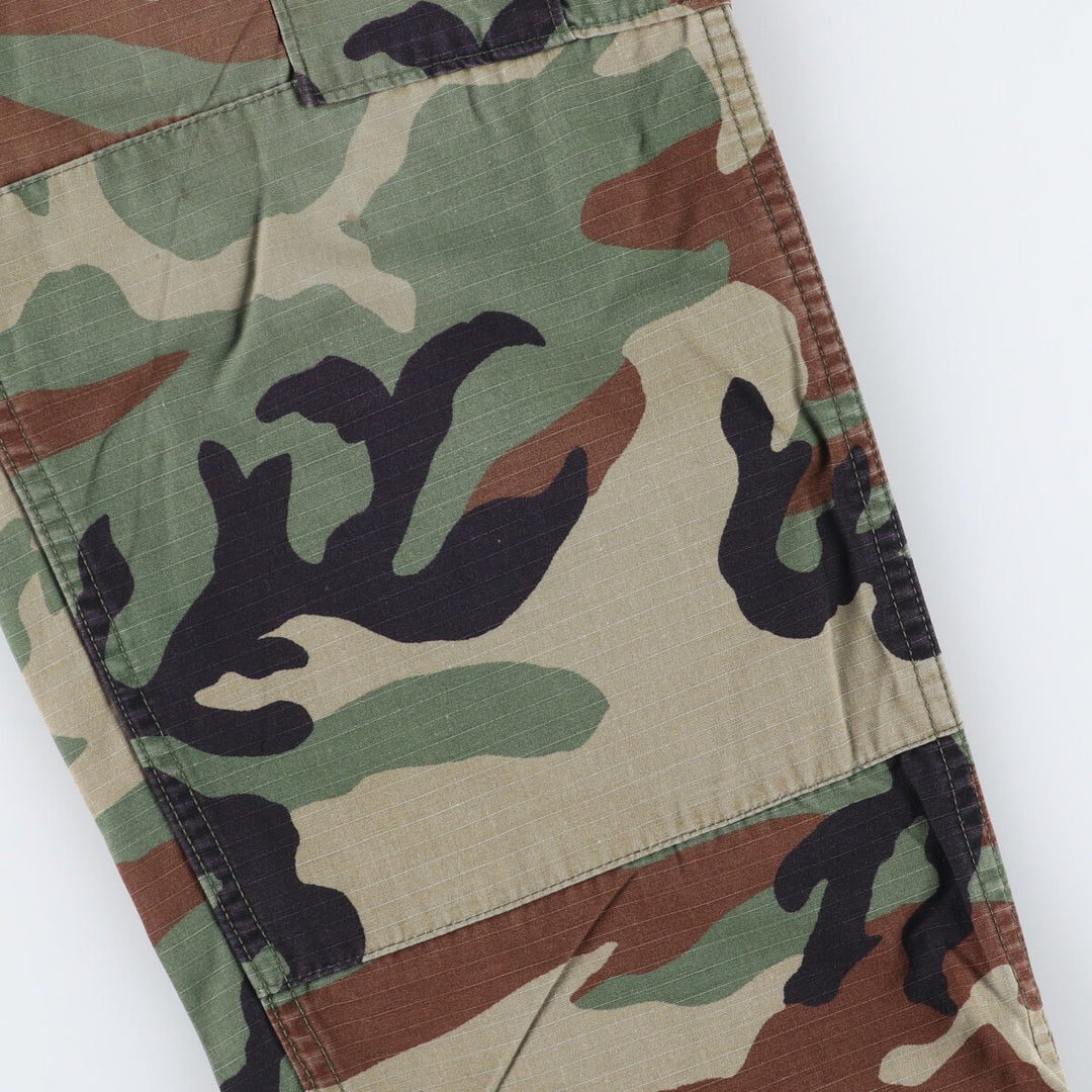 Authentic 2000'S US military camouflage woodland camo ripstop military cargo and combat pants, made in the USA, men's size small cotton Khaki type Vintage Second Hand
