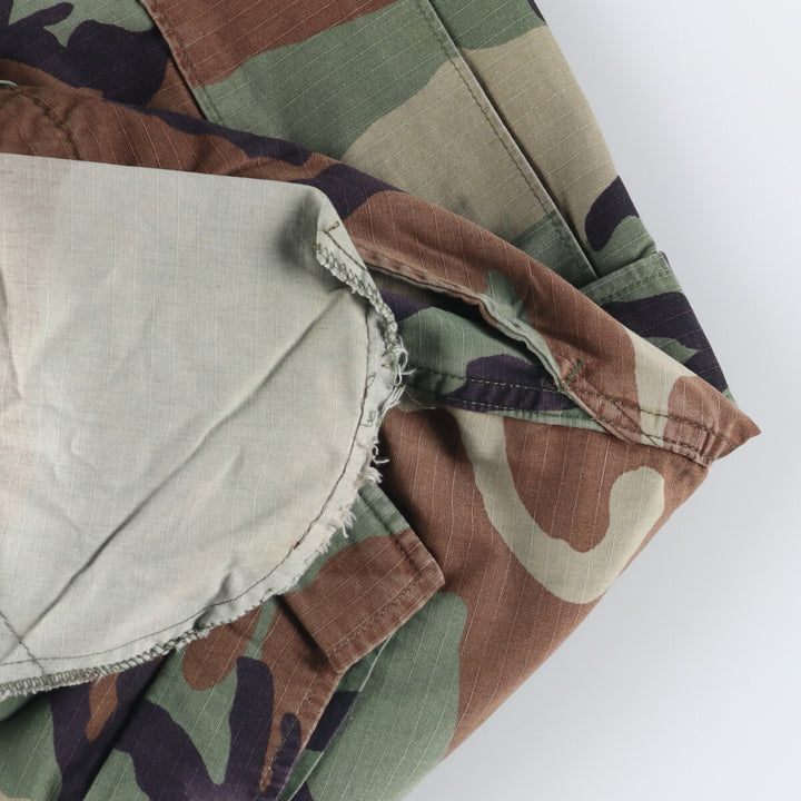 Authentic 2000'S US military camouflage woodland camo ripstop military cargo and combat pants, made in the USA, men's size small cotton Khaki type Vintage Second Hand
