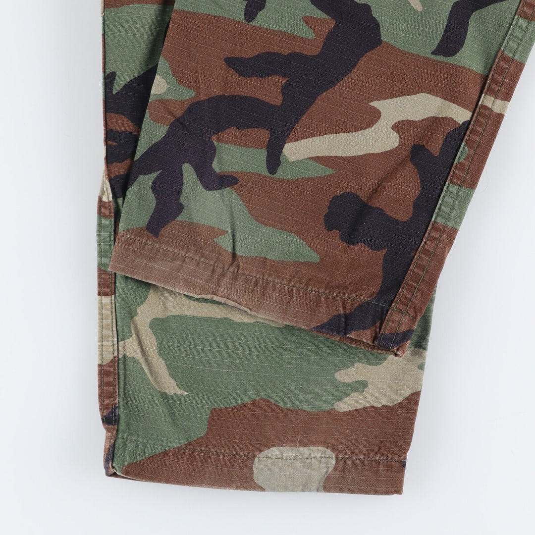 Authentic 2000'S US military camouflage woodland camo ripstop military cargo and combat pants, made in the USA, men's size small cotton Khaki type Vintage Second Hand