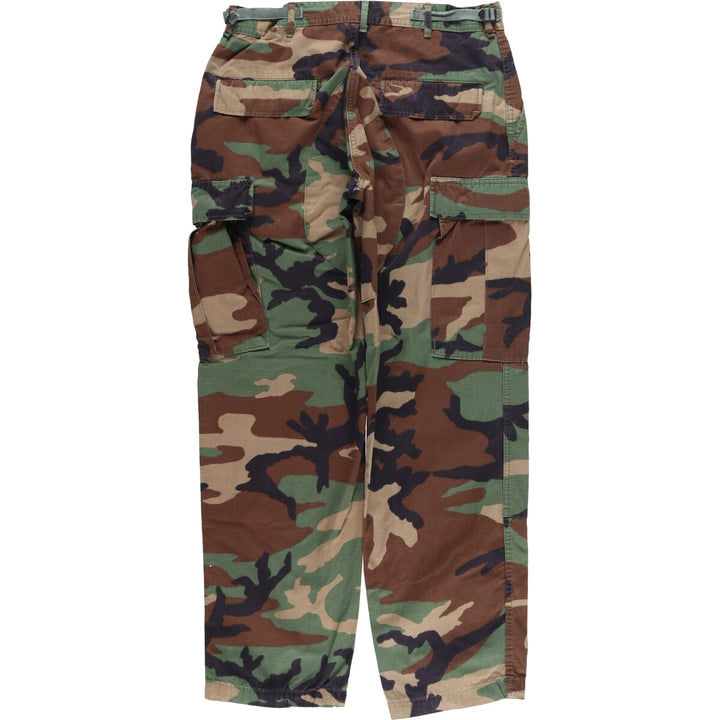 1990'S US Military Camouflage Woodland Camo Ripstop Military Cargo Pants, Combat Pants, Made in USA, Men's Size Medium Nylon Khaki type Vintage Second Hand