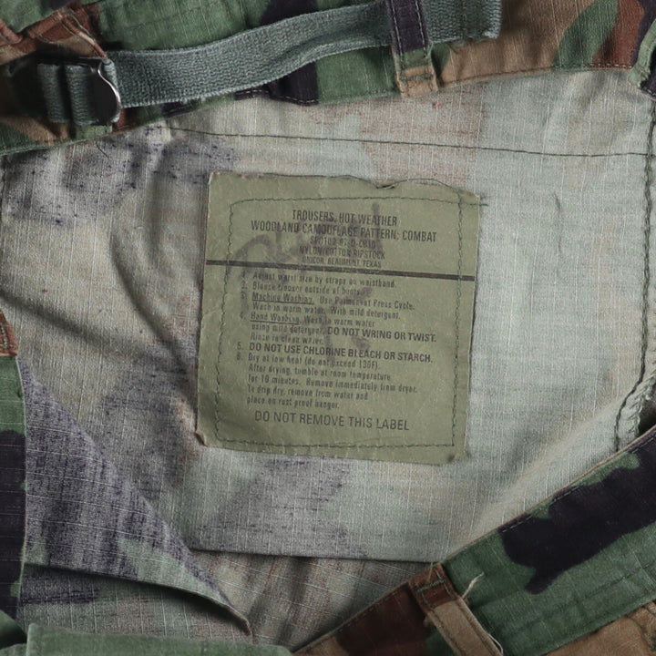 1990'S US Military Camouflage Woodland Camo Ripstop Military Cargo Pants, Combat Pants, Made in USA, Men's Size Medium Nylon Khaki type Vintage Second Hand
