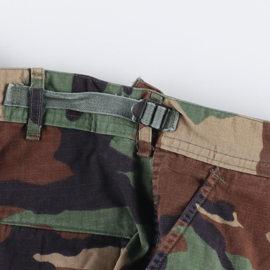 1990'S US Military Camouflage Woodland Camo Ripstop Military Cargo Pants, Combat Pants, Made in USA, Men's Size Medium Nylon Khaki type Vintage Second Hand