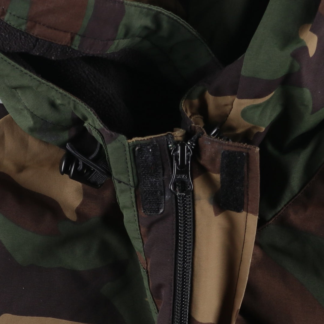 Carhartt NIMBUS PULLOVER Camouflage Pattern Woodland Camo Anorak Parka, Men's Size Medium Nylon Khaki type Vintage Second Hand