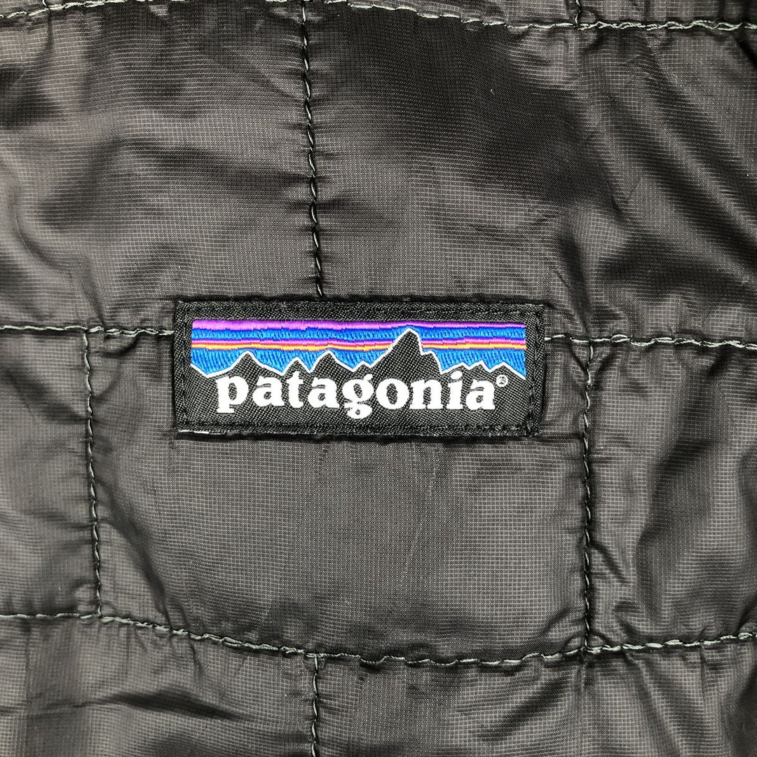 Patagonia Nano Puff Jacket (84212FA18), Men's Medium-sized padded puffer jacket. recycled polyester black type Vintage Second Hand