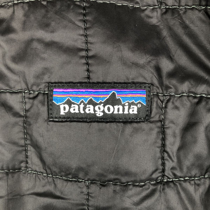 Patagonia Nano Puff Jacket (84212FA18), Men's Medium-sized padded puffer jacket. recycled polyester black type Vintage Second Hand