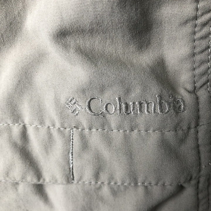 2000'S Columbia Titanium Fishing Vest, Men's XL Nylon Khaki type sage green Vintage Second Hand