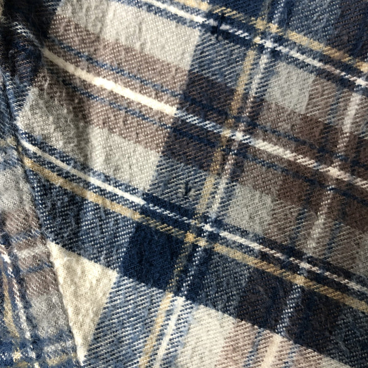 90s-00'S Vintage LL Bean Traditional Fit Long Sleeve Button-Down Light Flannel Check Shirt, Men's Size Medium cotton Navy blue Vintage Second Hand