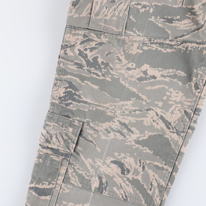 Authentic US military USAF camouflage pattern military cargo pants, made in the USA, women's size L (w28) Nylon Khaki type Vintage Second Hand