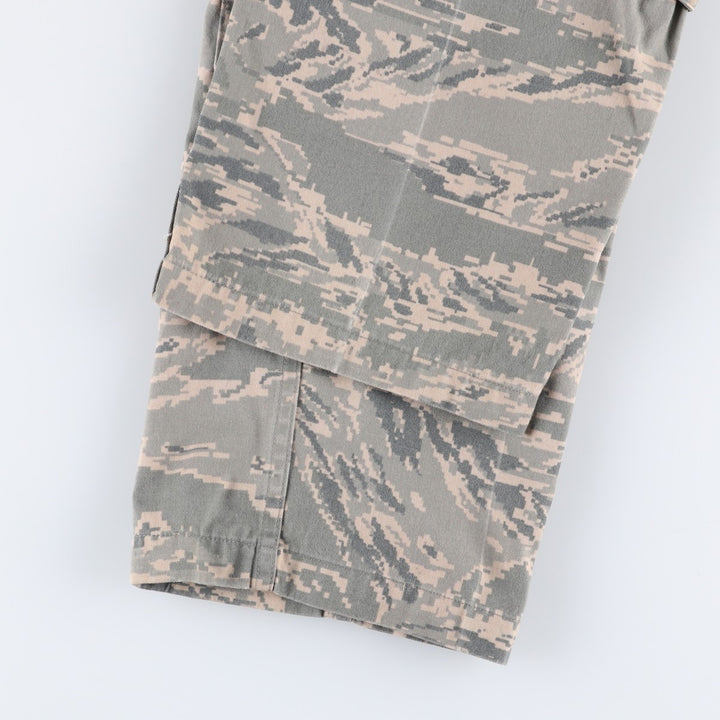 Authentic US military USAF camouflage pattern military cargo pants, made in the USA, women's size L (w28) Nylon Khaki type Vintage Second Hand