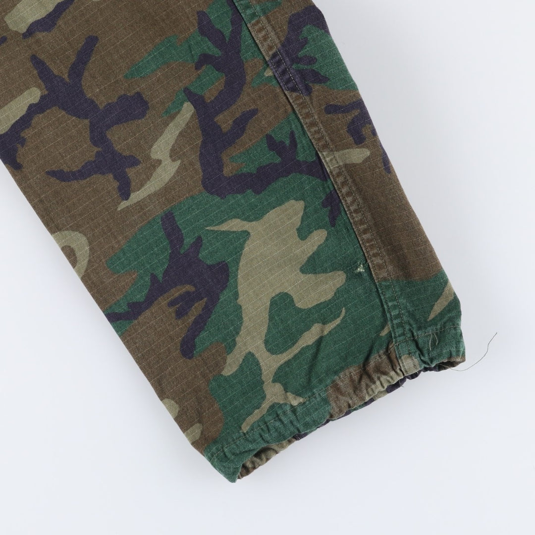 Authentic US military camouflage woodland camo ripstop military cargo pants, X-SMALL-SHORT, women's size M (w26). cotton Khaki type Vintage Second Hand