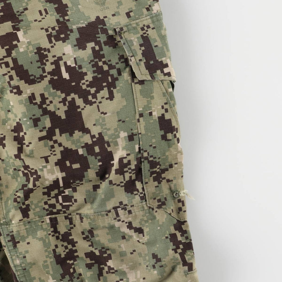 Authentic US Navy Camouflage Pattern Digital Camo Ripstop Cargo Pants, Made in USA, Men's Size W32 Nylon Khaki type sage green Vintage Second Hand