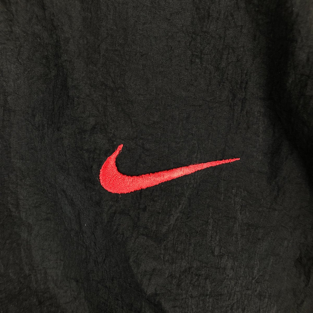 90'S Nike V-neck nylon pullover, men's size M, vintage Nylon black type Vintage Second Hand