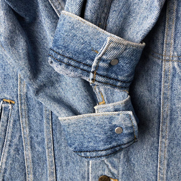 Vintage 1990'S Lee denim jacket, size PATD-153438, men's size S. unclear Blue type light blue Vintage Second Hand